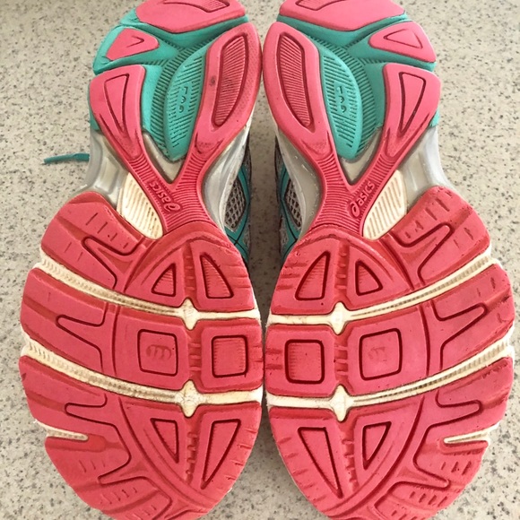 Great ASICS Athletic Shoes, size 8 - Picture 5 of 6